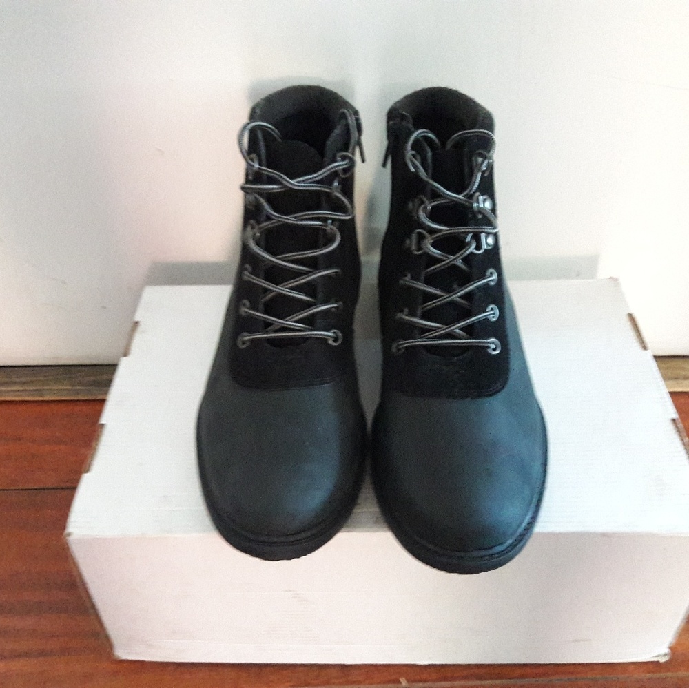 Clarks - Picture 4 of 5